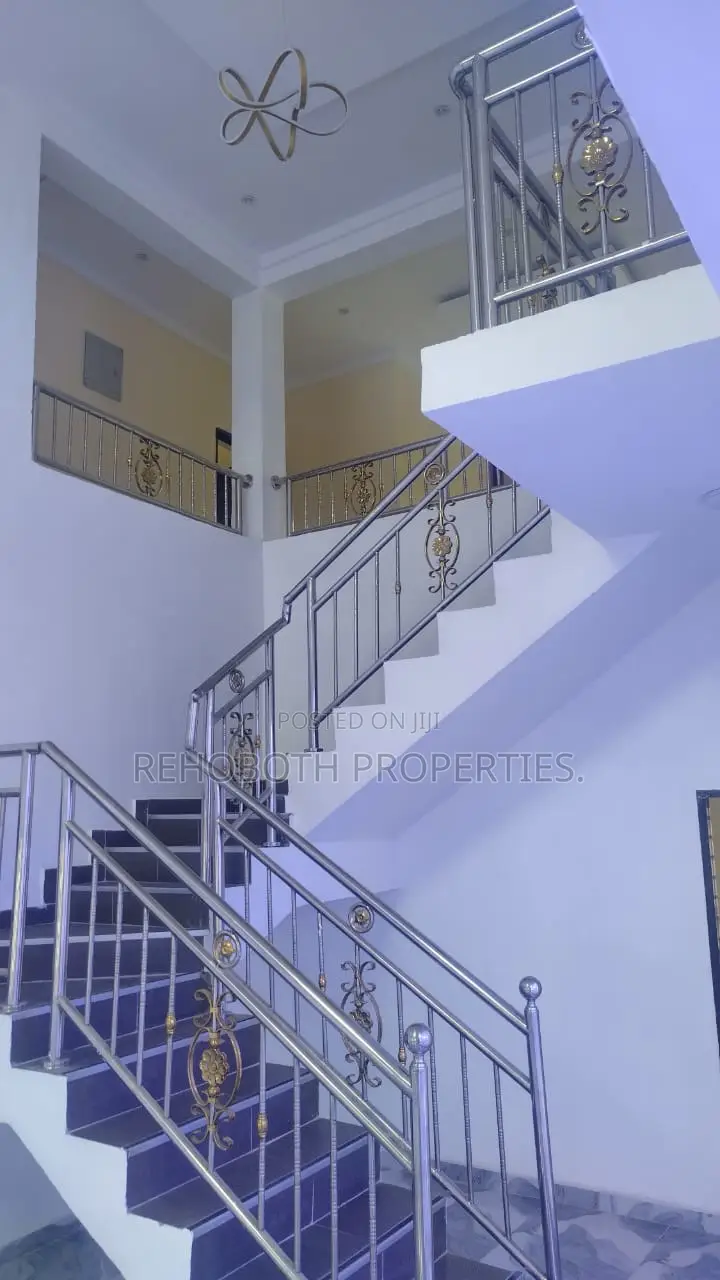 4bdrm Duplex in Alalubosa, Ibadan for sale in Ibadan