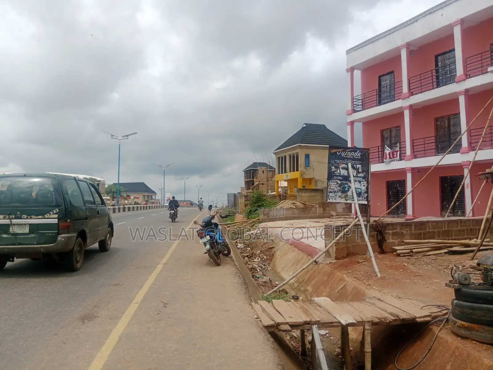 New Shopping Complex Facing Main Road at Akede Area, Osgbo in Osogbo