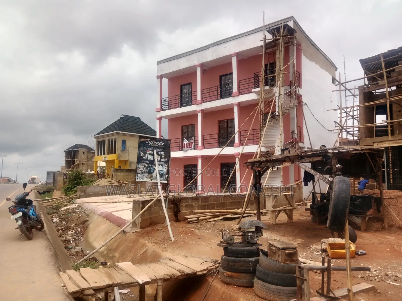 New Shopping Complex Facing Main Road at Akede Area, Osgbo in Osogbo