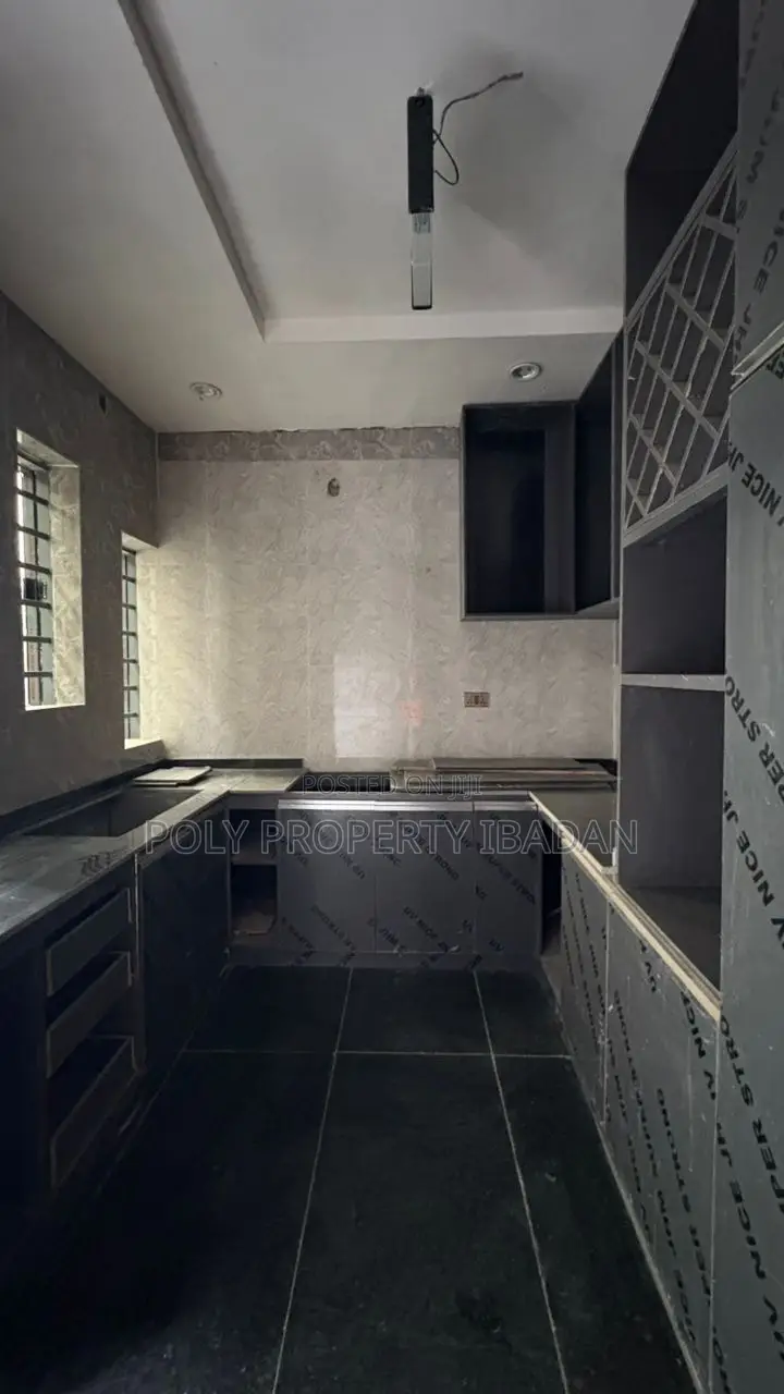 4bdrm Duplex in Ps Court, Ibadan for sale in Ibadan