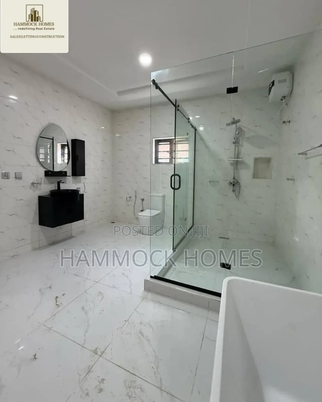 5bdrm Duplex in Blue Gate Estate for sale in Oluyole Estate