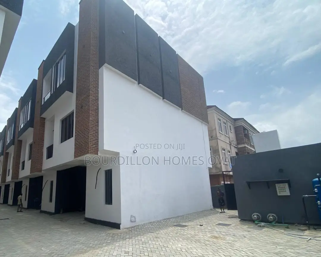4bdrm Duplex in Lekki for sale in Lekki