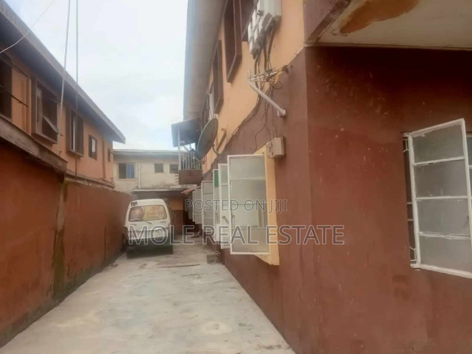 4bdrm Block of Flats in Oba Akran for sale in Oba Akran