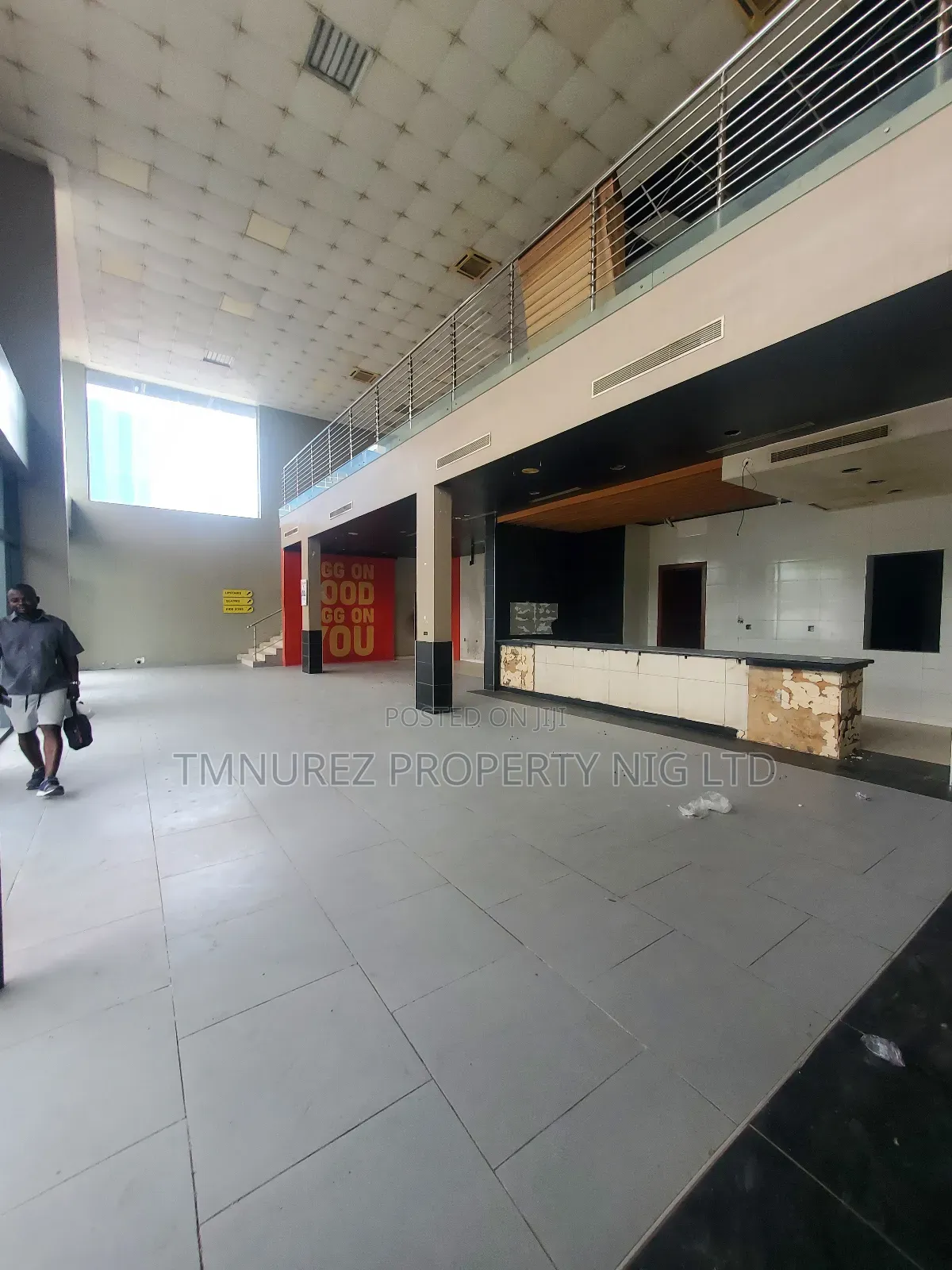 Showroom for Rent in Very Busy Area Lekki in Chevron