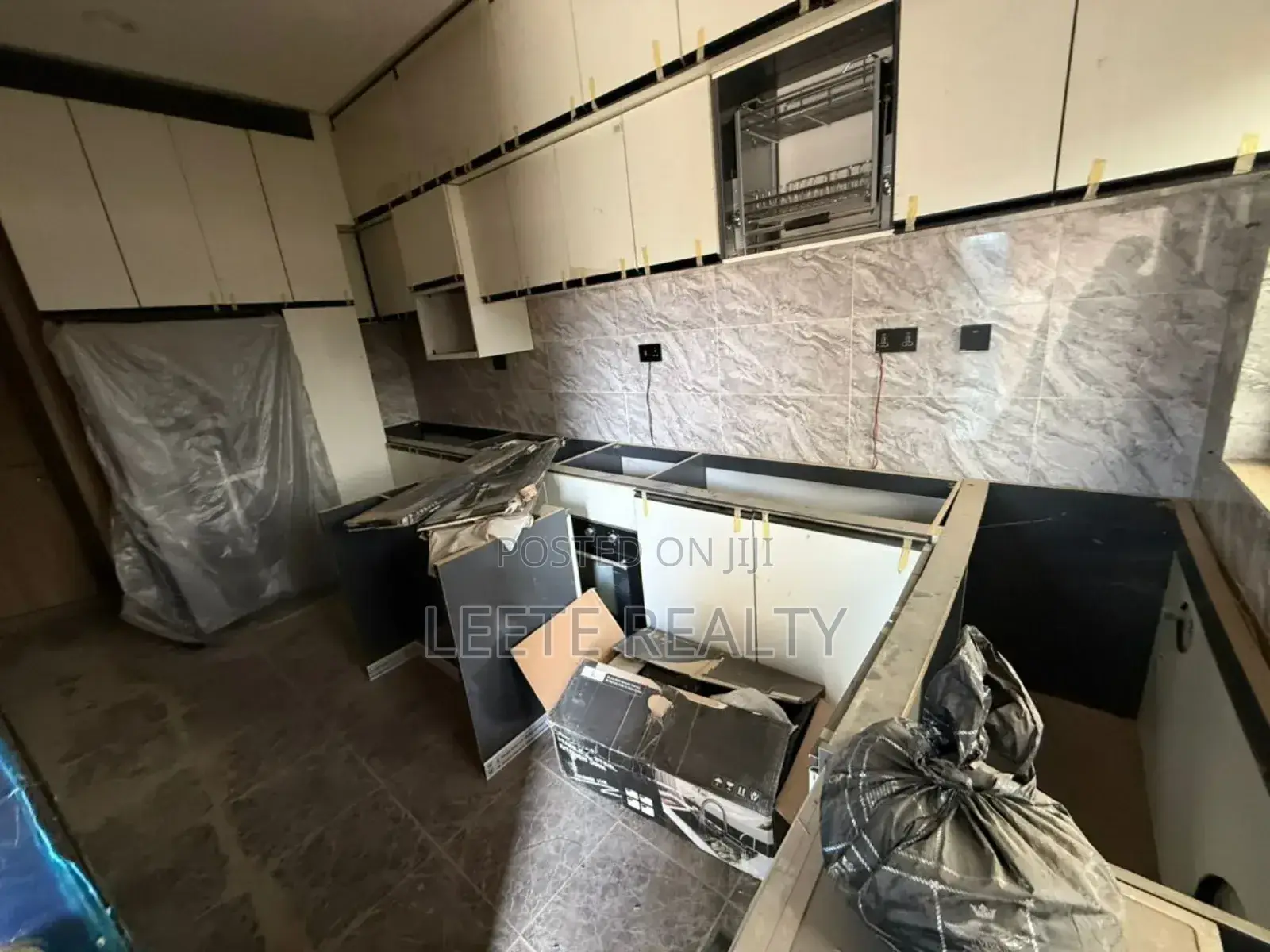 4bdrm Duplex in Kado for sale in Kado