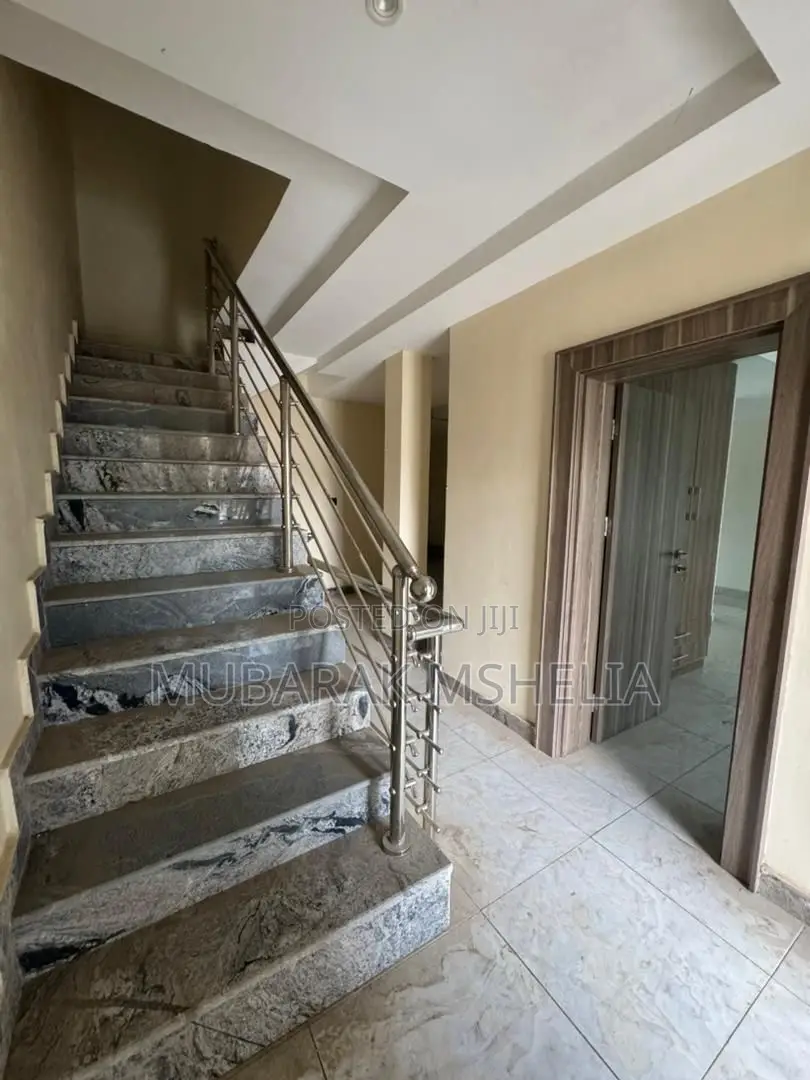 4bdrm Duplex in Mbora for sale in Mbora