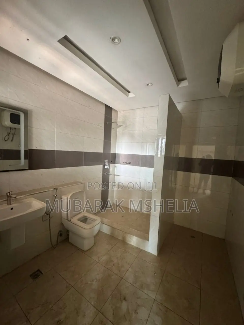 4bdrm Duplex in Mbora for sale in Mbora