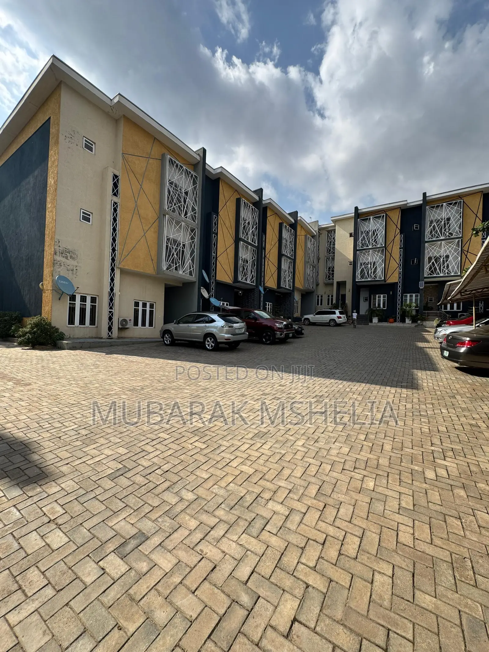 4bdrm Duplex in Life Camp for sale in Life Camp