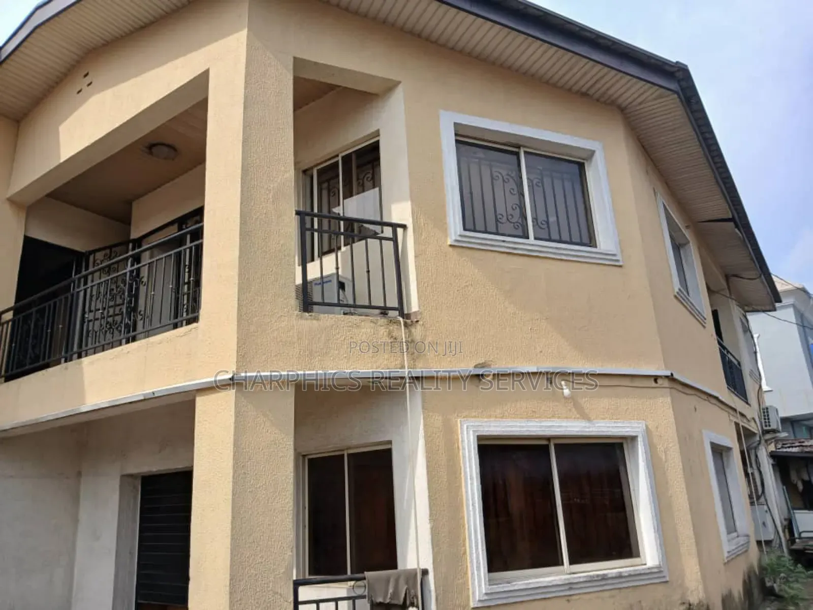 6bdrm Duplex in Surulere for sale in Surulere
