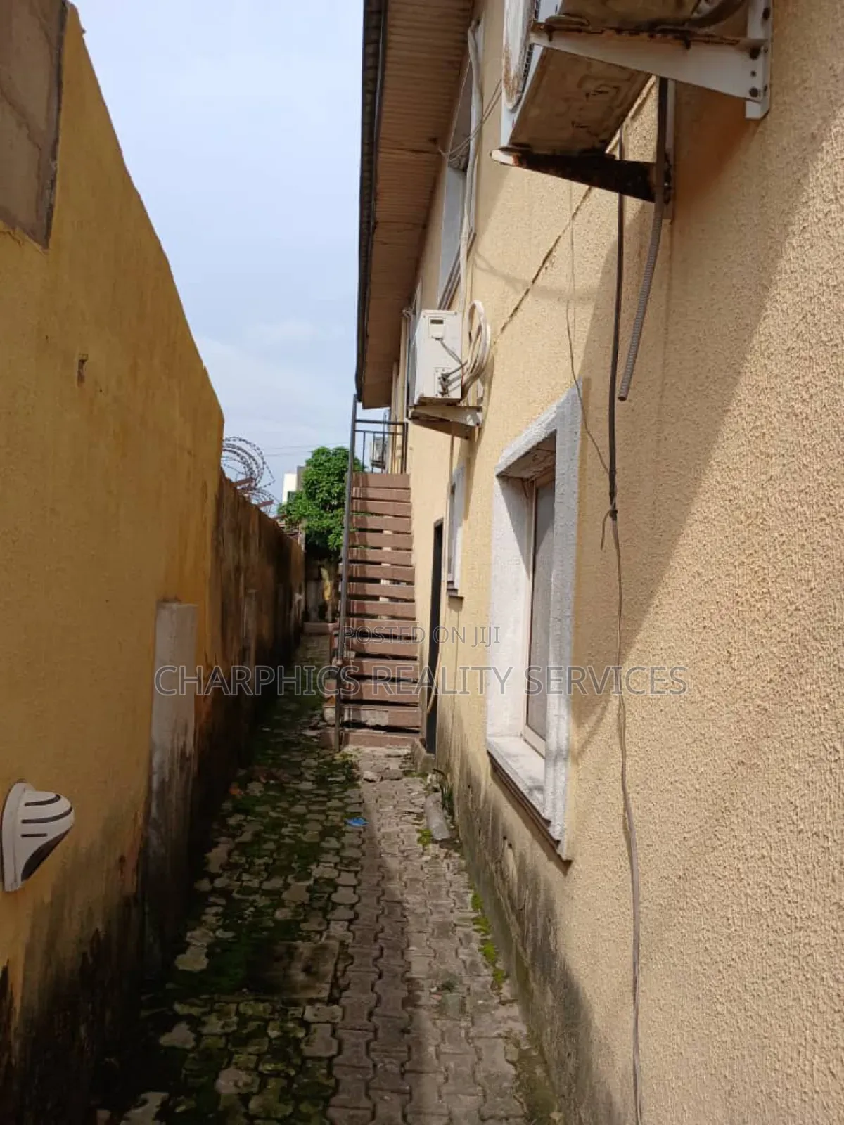 6bdrm Duplex in Surulere for sale in Surulere