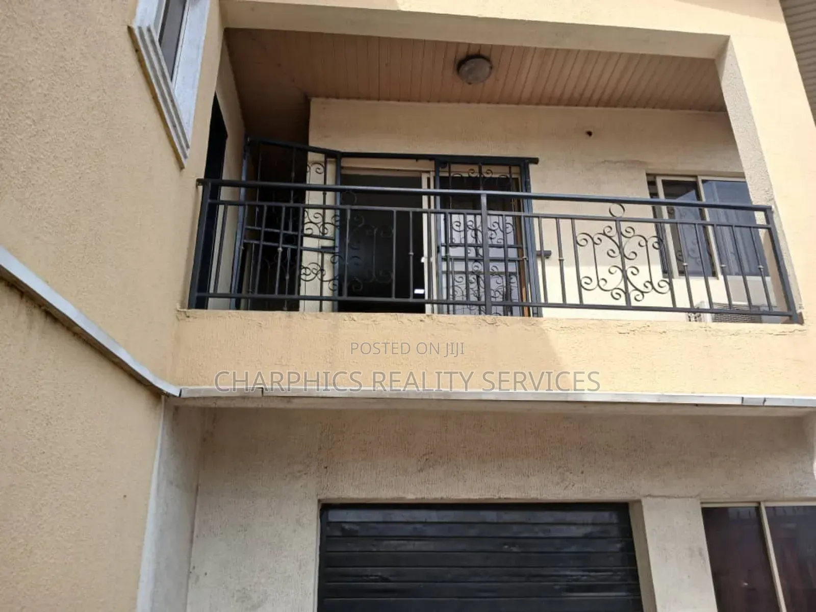6bdrm Duplex in Surulere for sale in Surulere