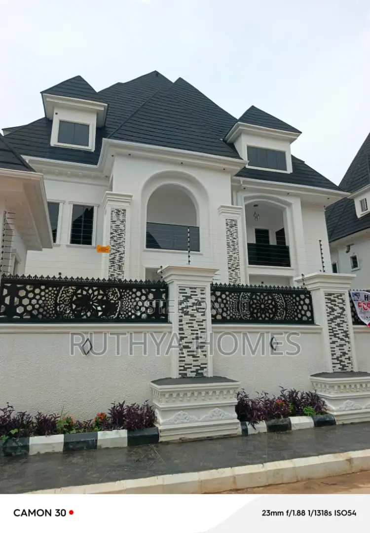6bdrm Duplex in Gwarinpa, Dape for sale in Dape