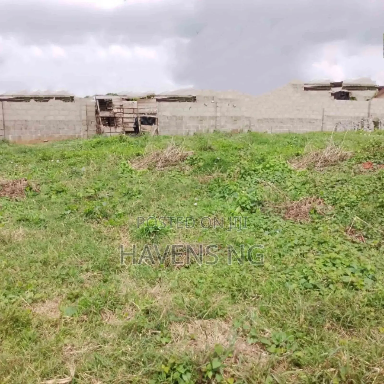 For Sale: 11⁄2 Plots of Land (748 Sqm) in Choba