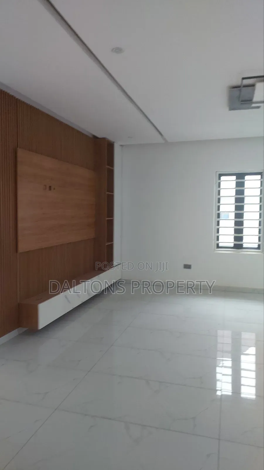 5bdrm Duplex in Penthouse Estate, Lugbe District for sale in Lugbe District