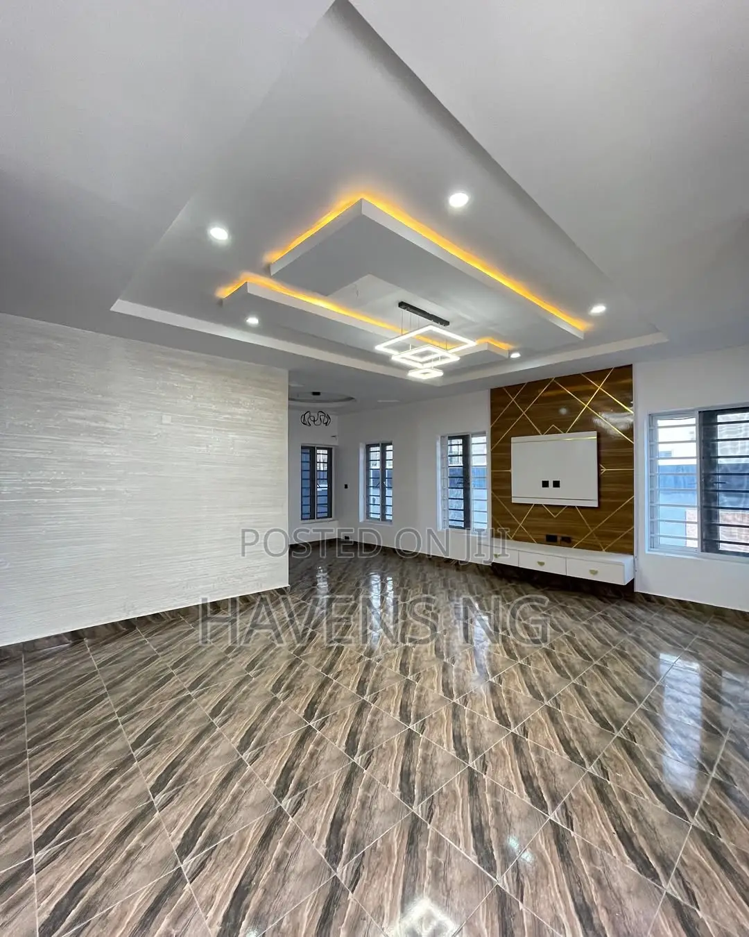 5bdrm Duplex in Ikate for sale in Ikate