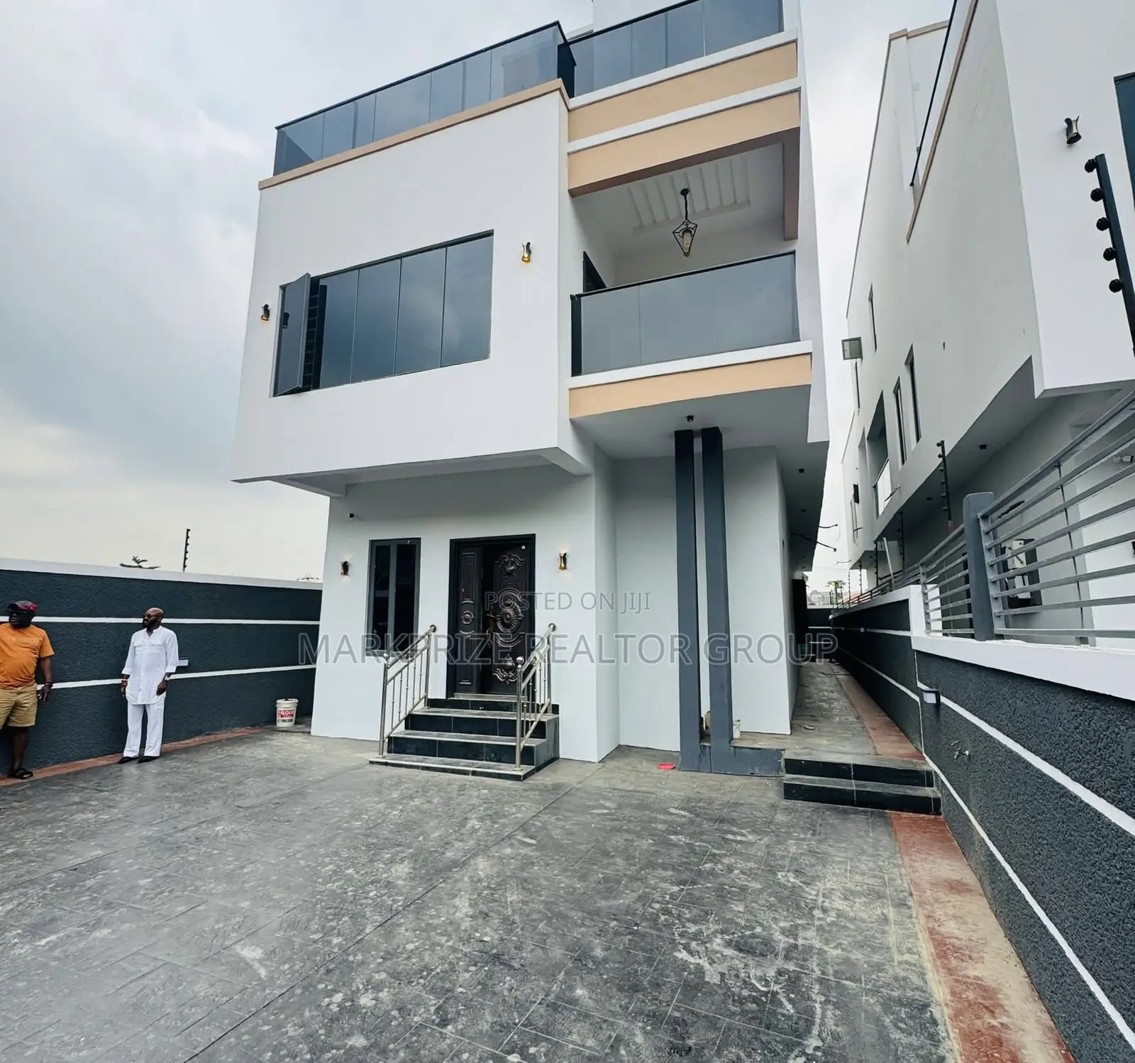 4bdrm Duplex in Opebi Ikeja Lagos for sale in Opebi
