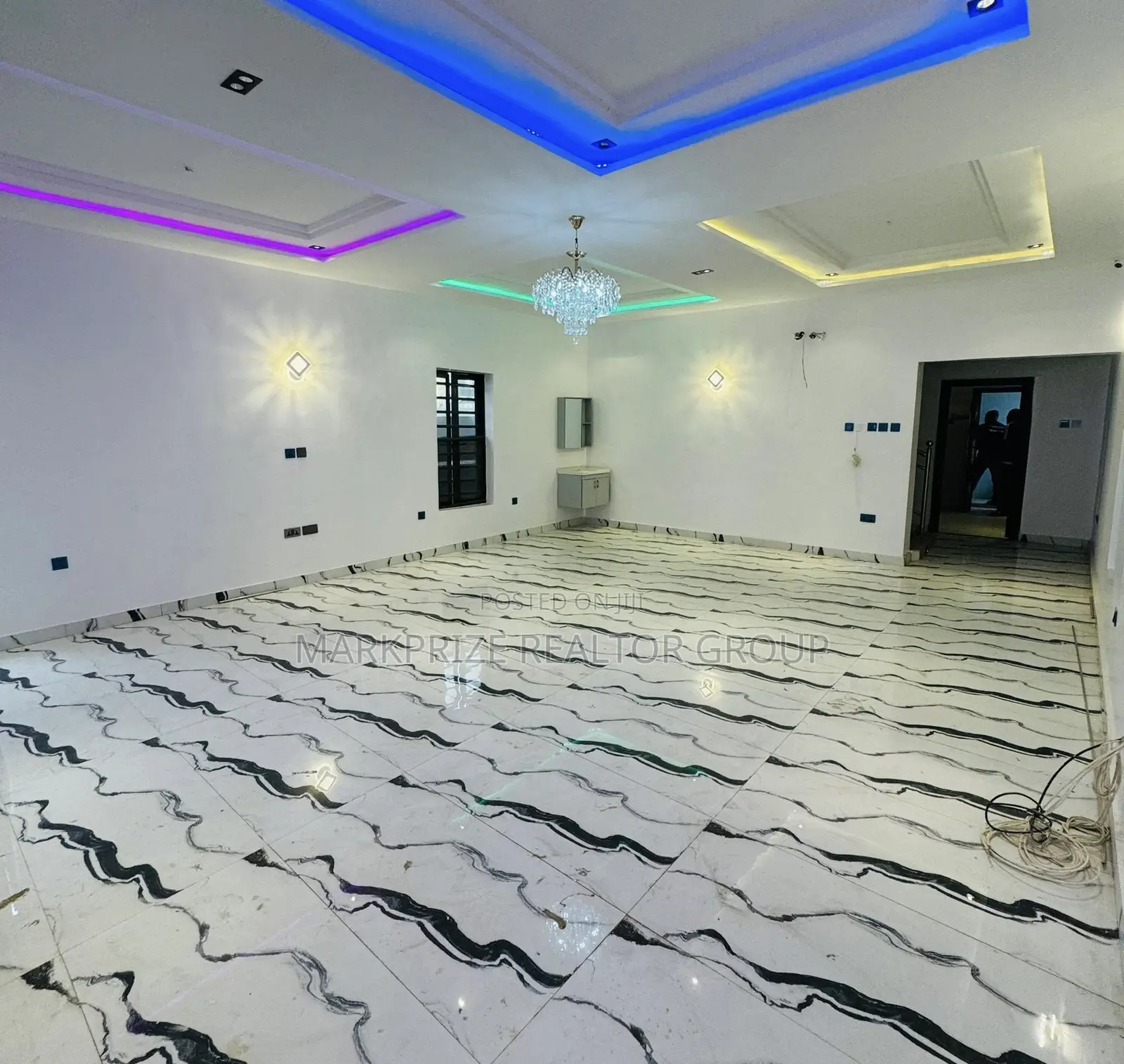 4bdrm Duplex in Opebi Ikeja Lagos for sale in Opebi