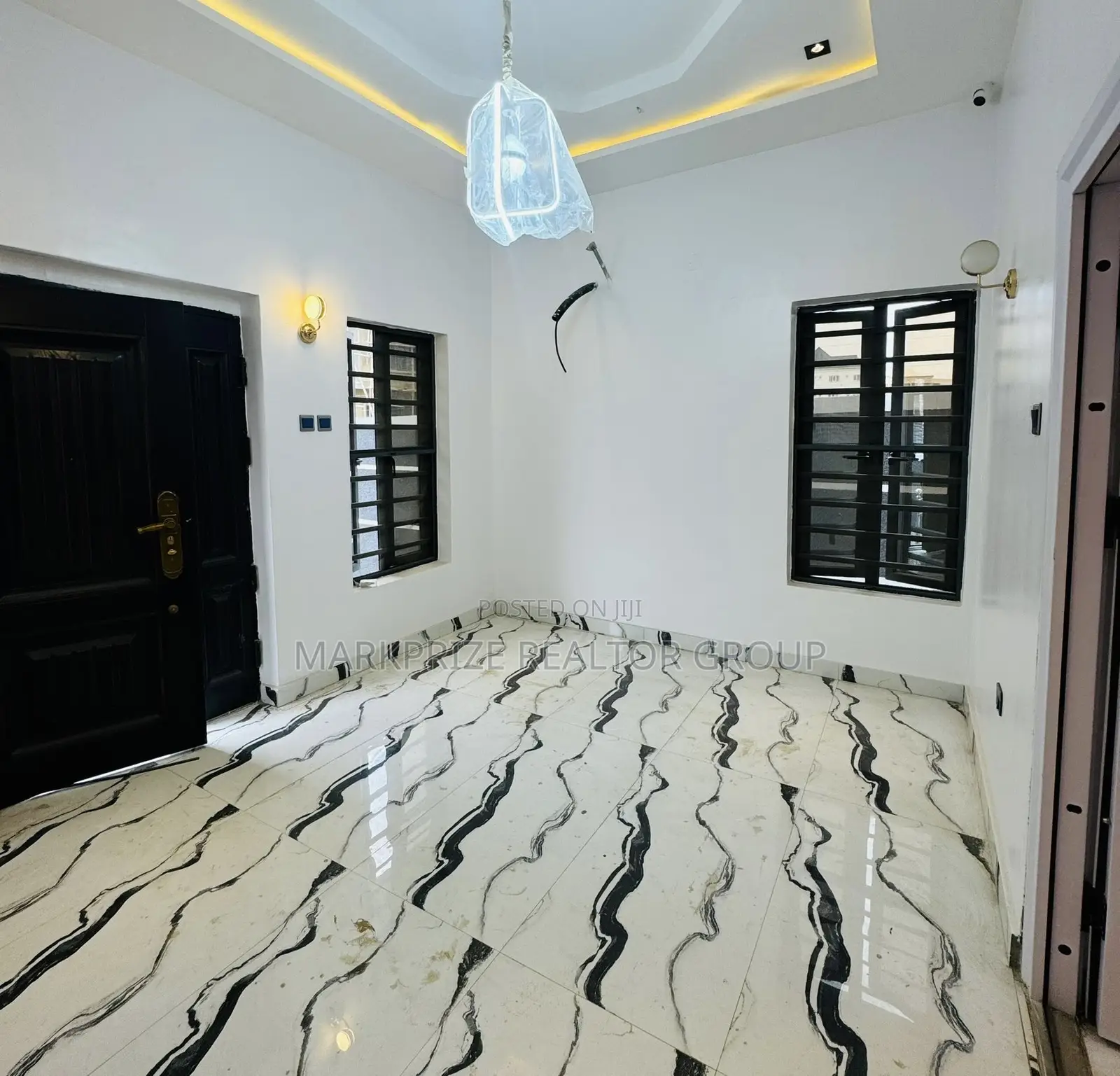 4bdrm Duplex in Opebi Ikeja Lagos for sale in Opebi