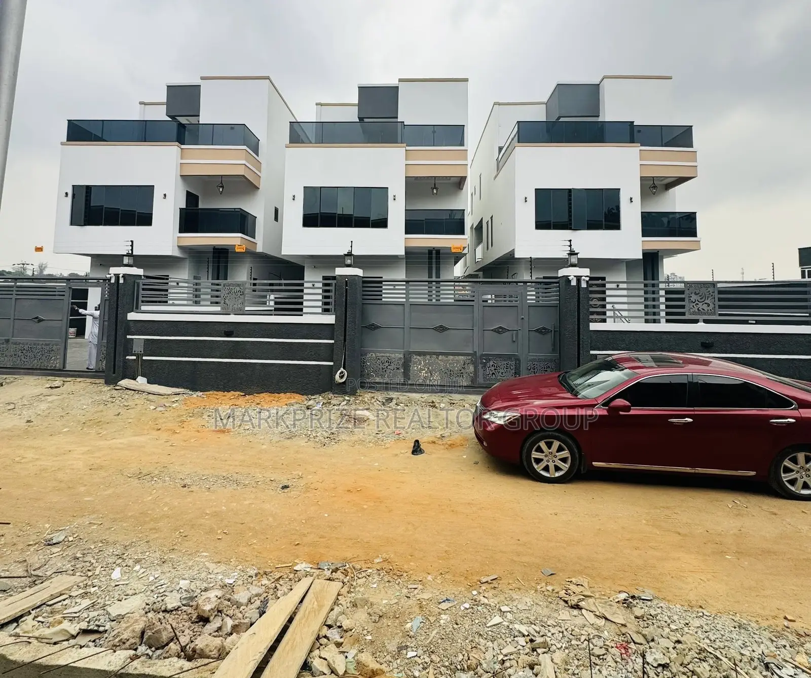 4bdrm Duplex in Opebi Ikeja Lagos for sale in Opebi