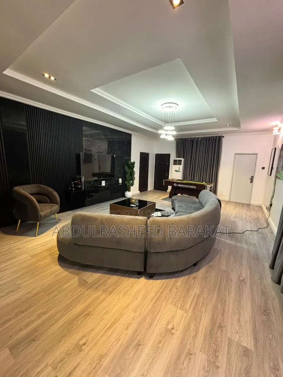 Luxury Teo Bedroom Apartment in Wuye