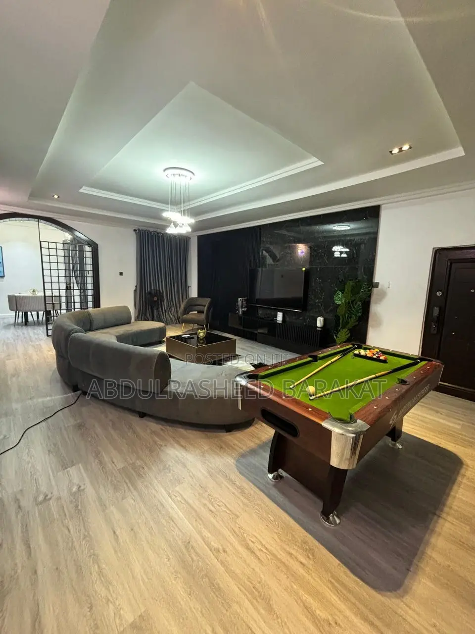 Luxury Teo Bedroom Apartment in Wuye