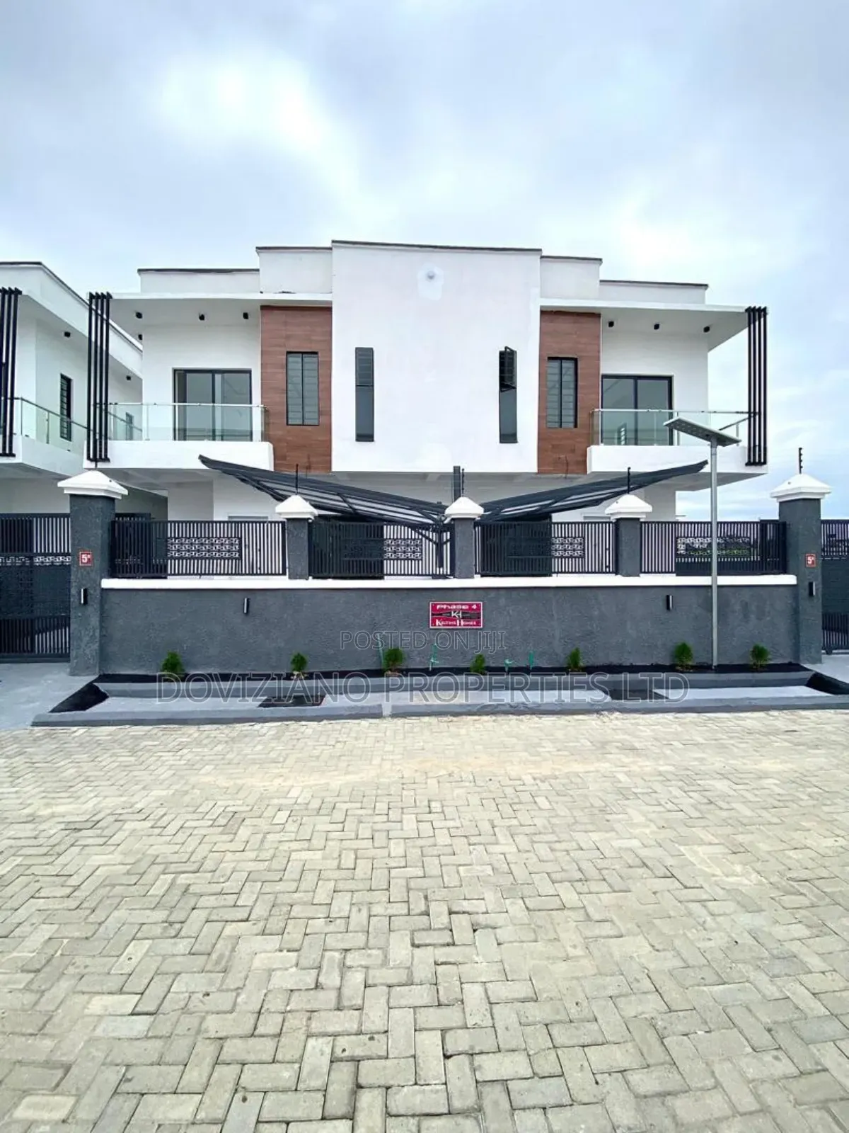 4bdrm Duplex in Lekki for sale in Lekki