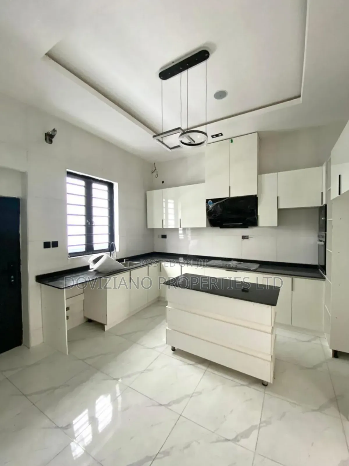 4bdrm Duplex in Lekki for sale in Lekki