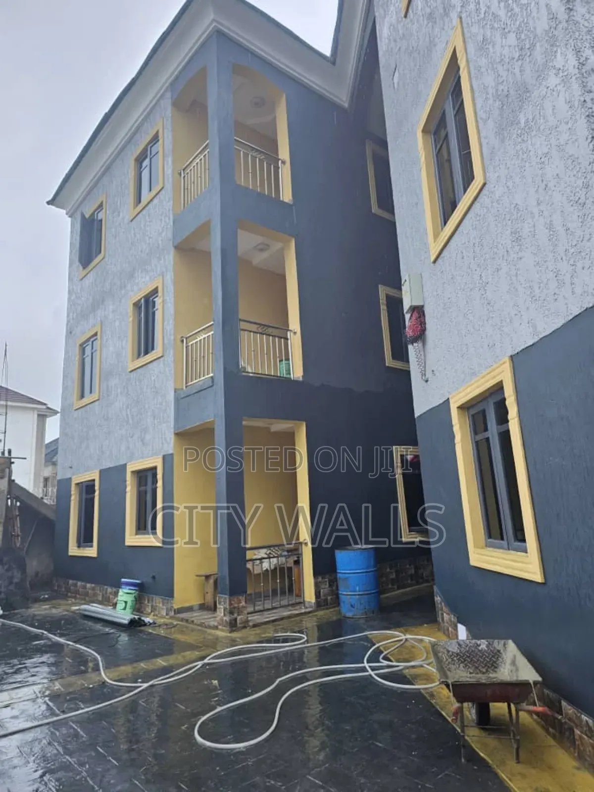 2bdrm Block of Flats in Ogombo for rent in Ogombo