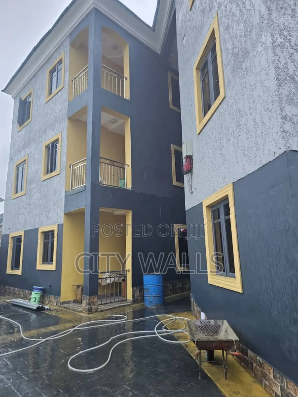 2bdrm Block of Flats in Ogombo for rent in Ogombo