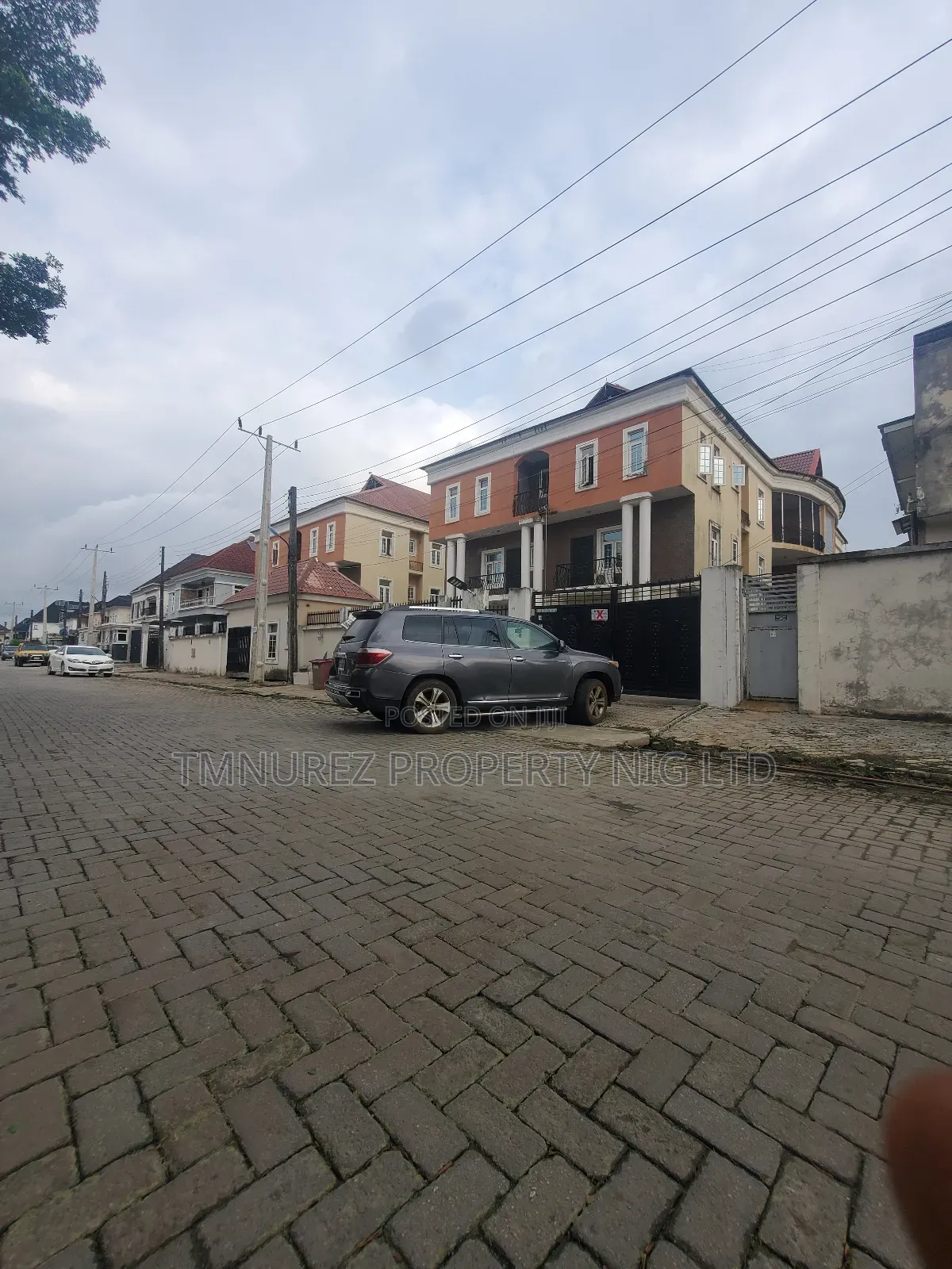 3bdrm Apartment in Bera Estate, Chevron for sale in Chevron