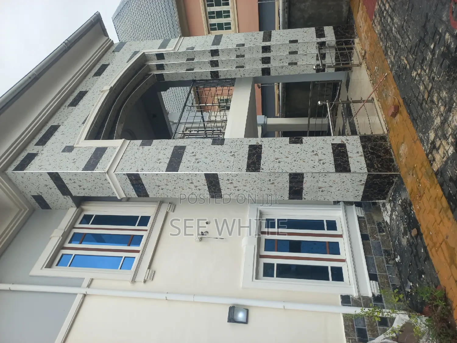 Furnished 6bdrm Duplex in Satellite Town for sale in Satellite Town
