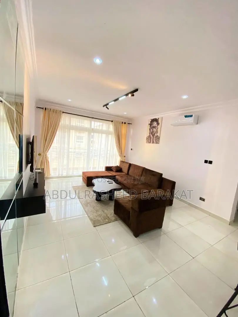 Luxury Spacious Three Bedroom Apartment With Balcony Nice Ambiance in Osapa london