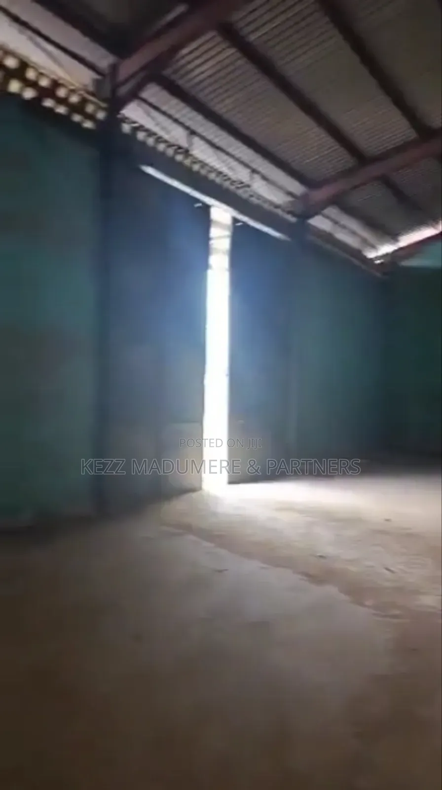 For Lease; 1400 SQMTS Warehouse on 15 Plots in Ph in Port-Harcourt