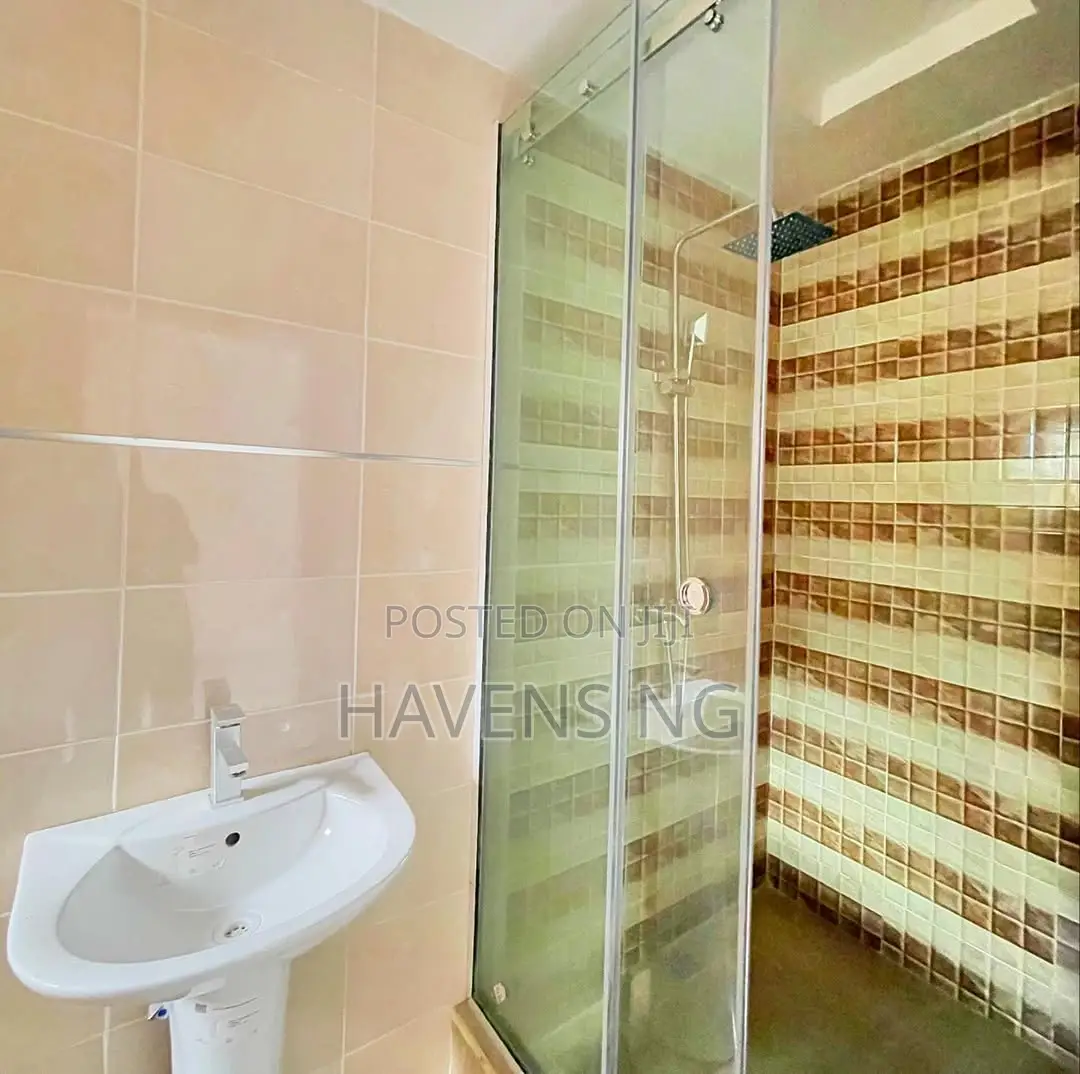 4bdrm Duplex in Ologolo for sale in Ologolo