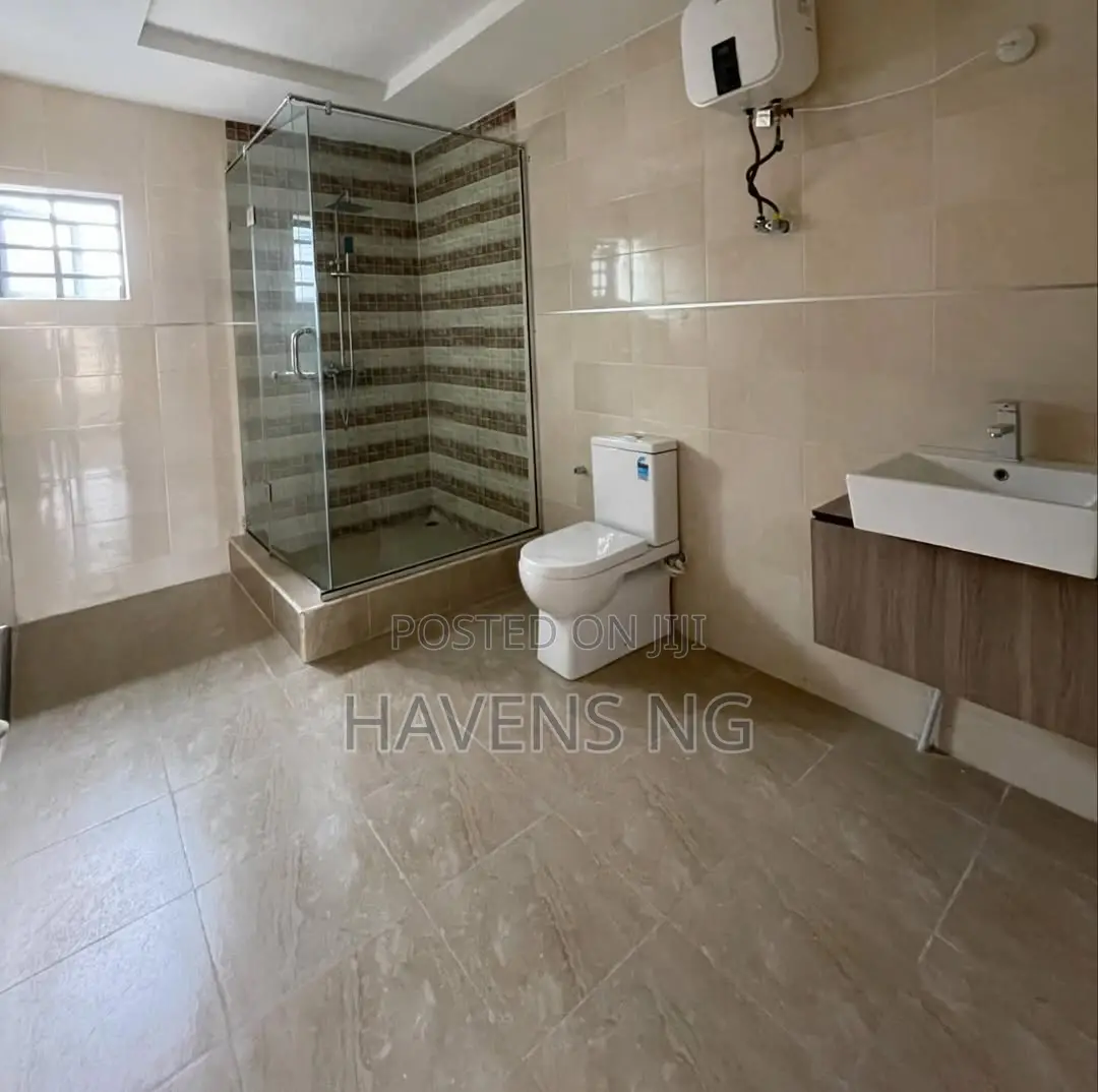 4bdrm Duplex in Ologolo for sale in Ologolo