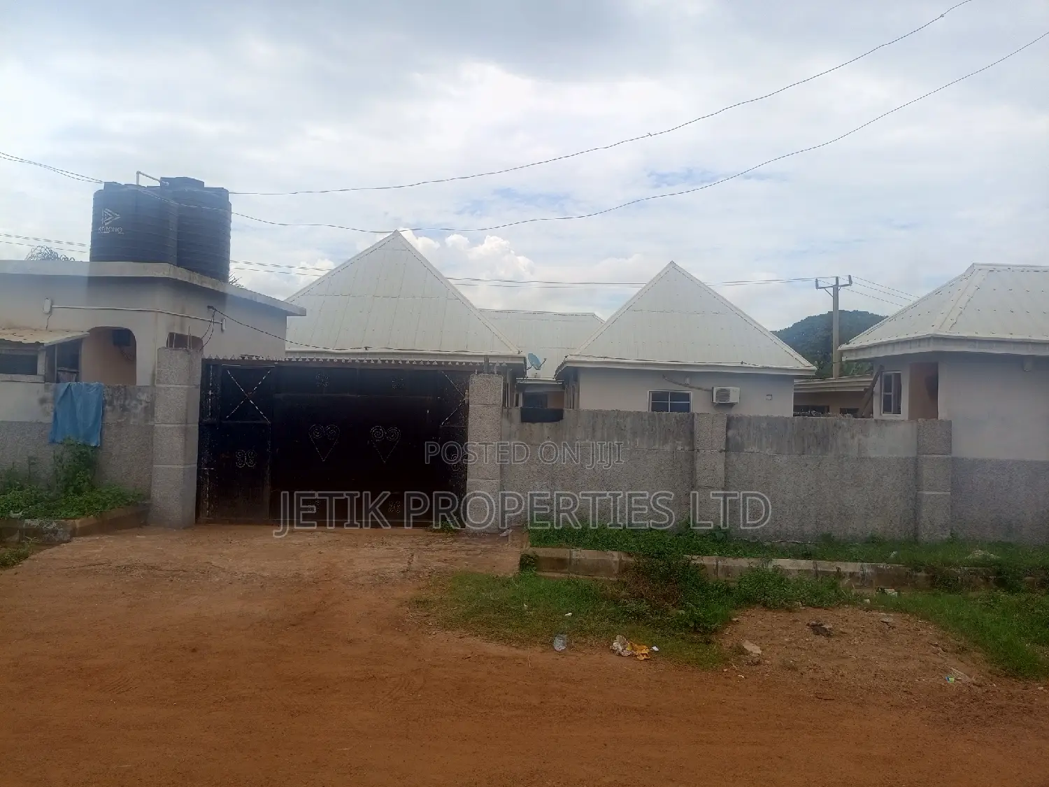 7bdrm Block of Flats in School Lane, Makurdi for sale in Makurdi