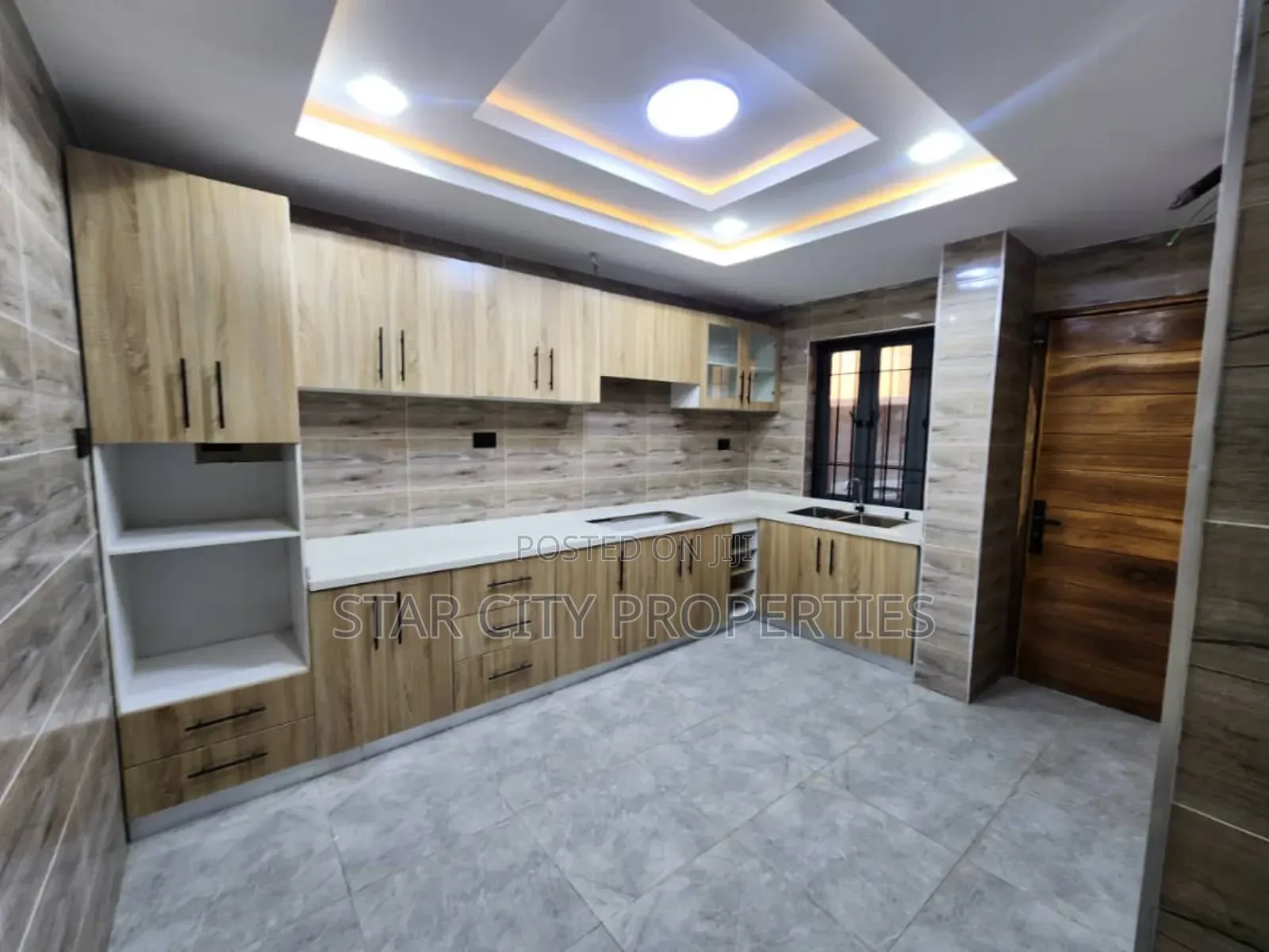 4bdrm Townhouse/Terrace in Surulere Lagos for sale in Surulere