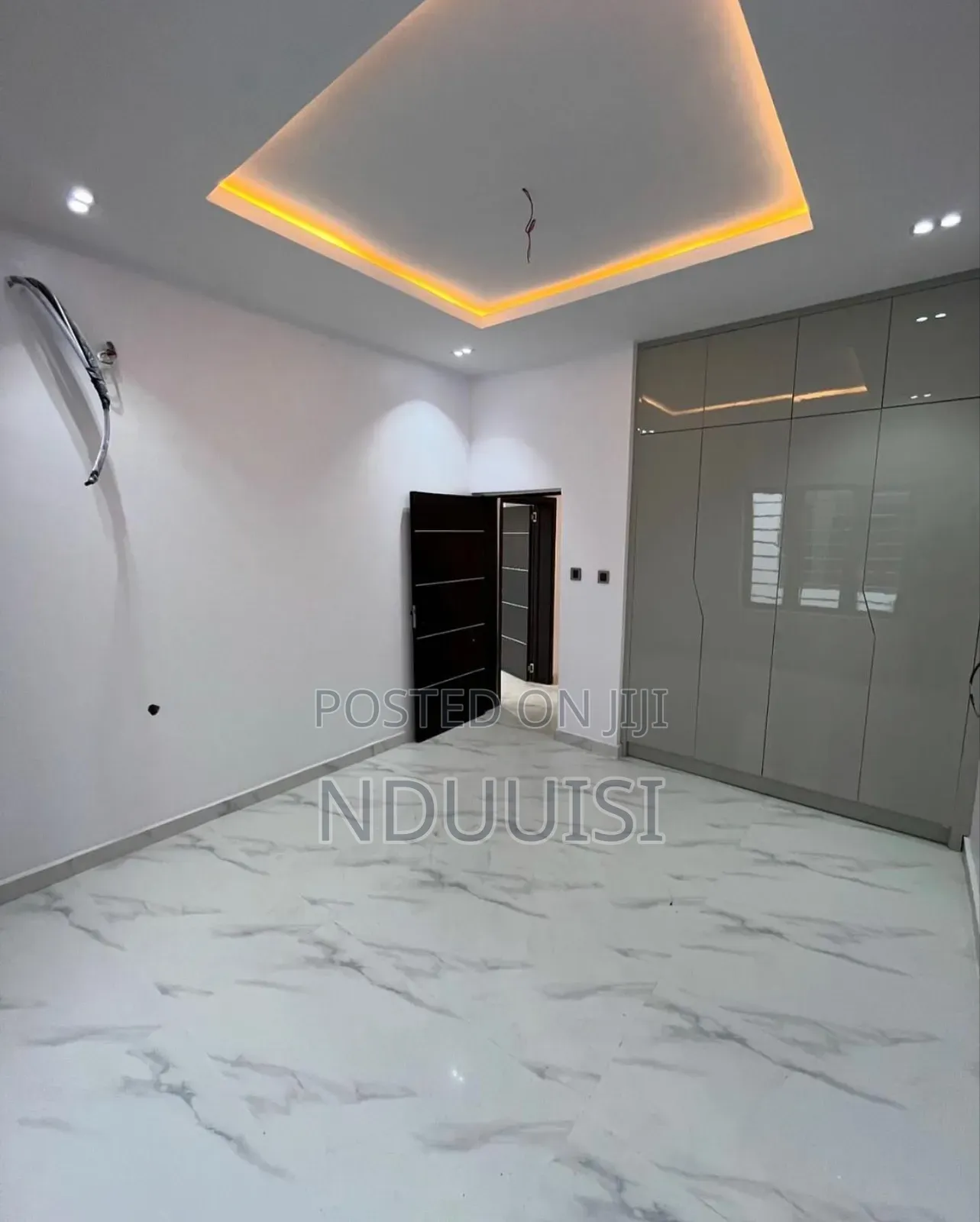 5bdrm Duplex in Ologolo for sale in Ologolo