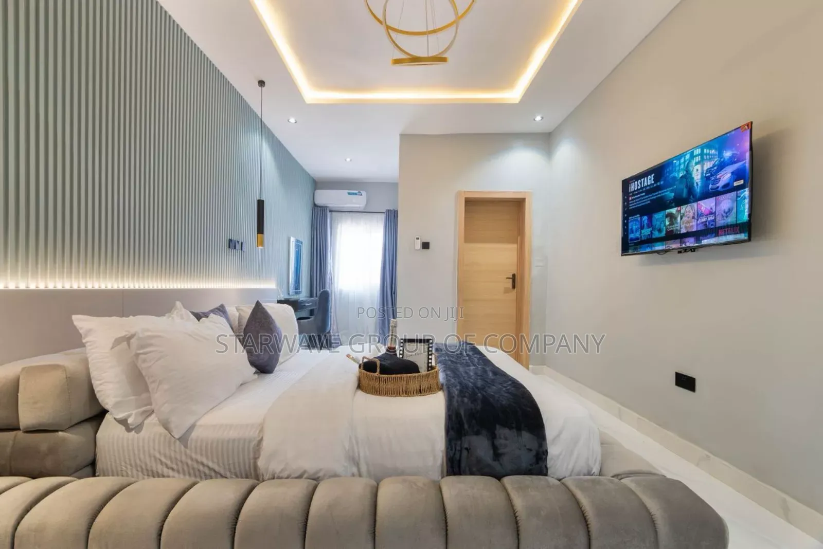 Luxurious One Bedroom Apartment With Snooker Board in Lekki Phase 1