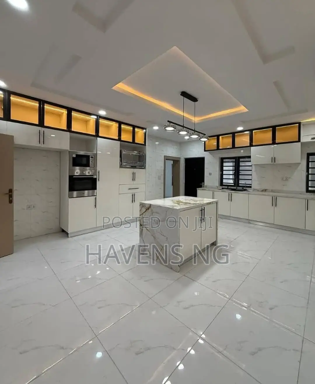 5bdrm Duplex in Oluyole for sale in Oluyole