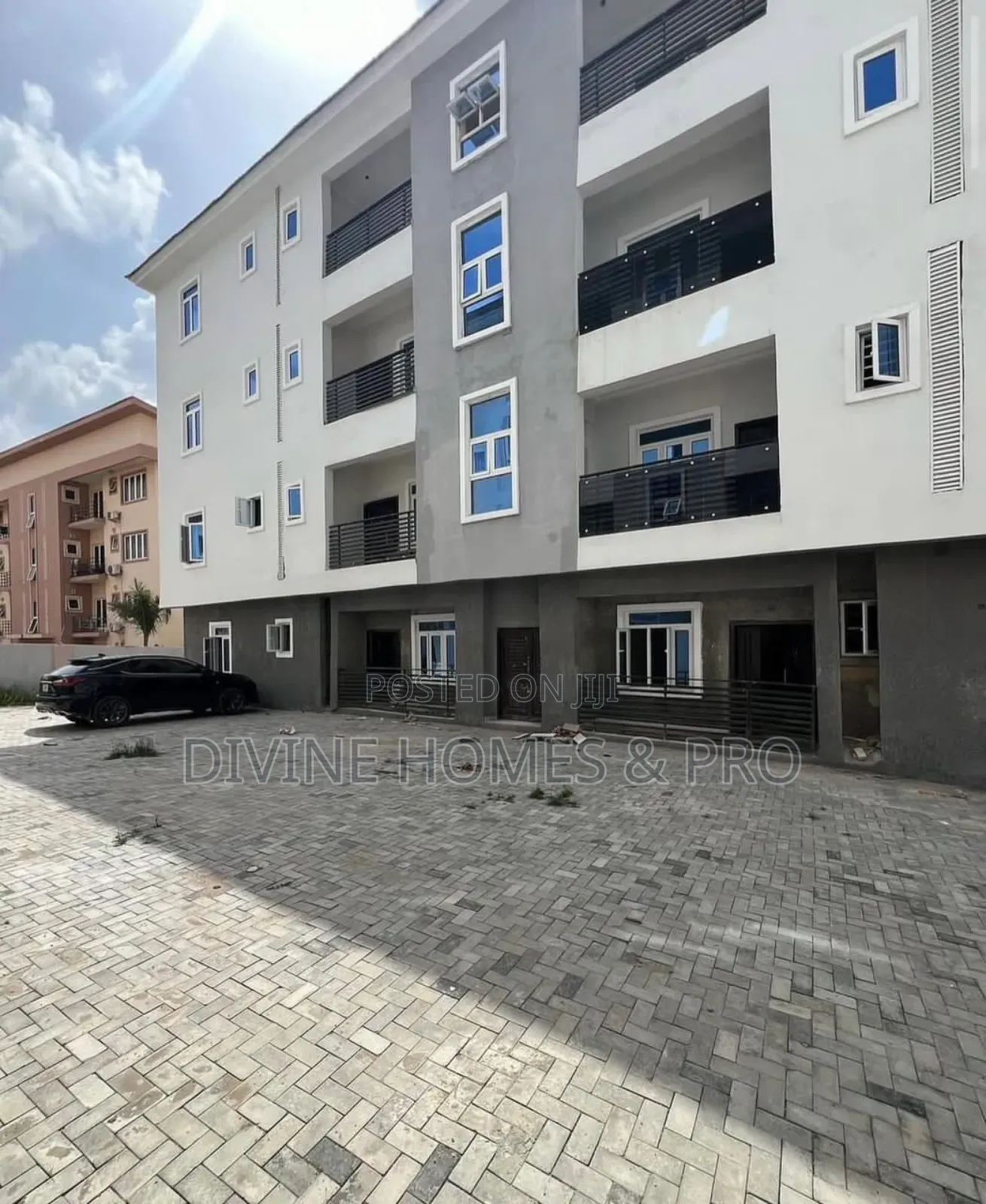3bdrm Block of Flats in Wuye for sale in Wuye