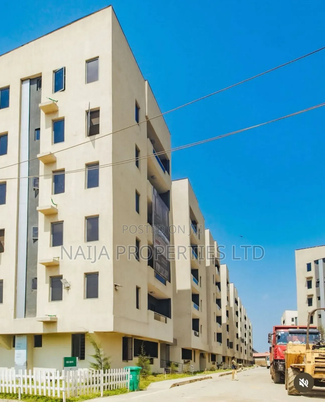 2bdrm Apartment in Surulere for sale in Surulere