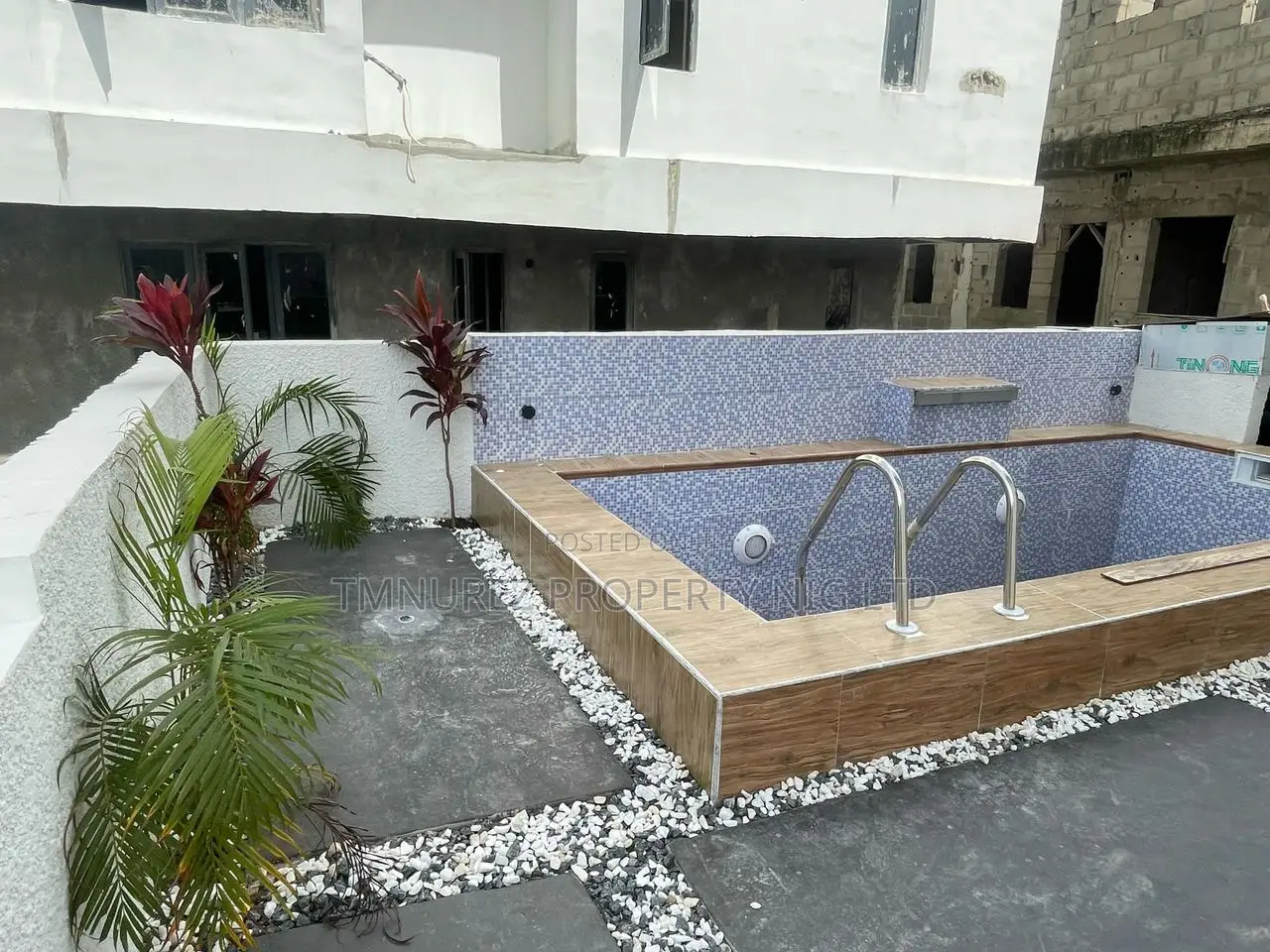 4bdrm Duplex in Orchid, Chevron for sale in Chevron