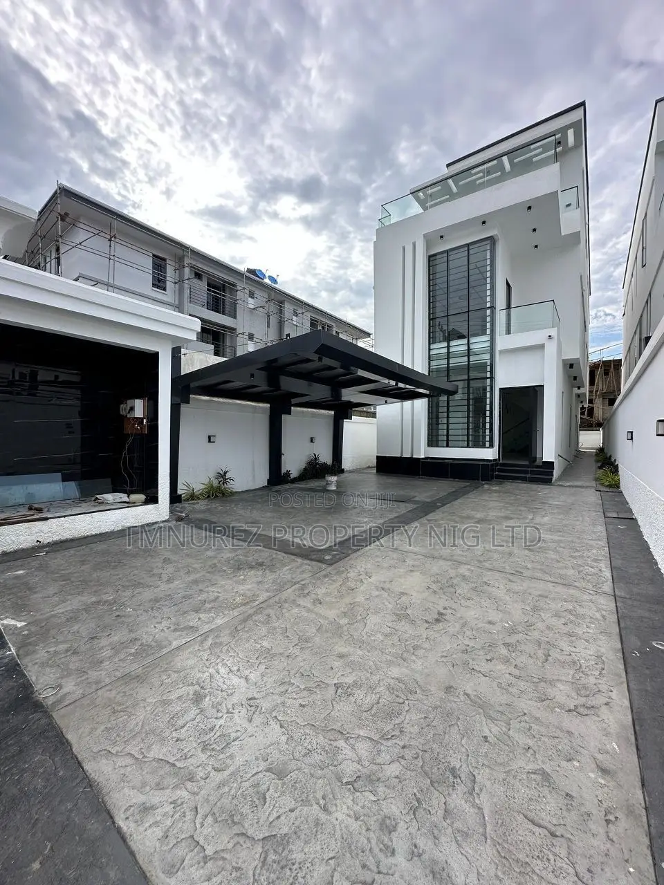 5bdrm Duplex in Osapa London for sale in Osapa london