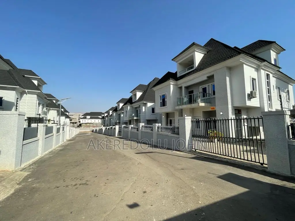 5bdrm Duplex in Guzape District for sale in Guzape District