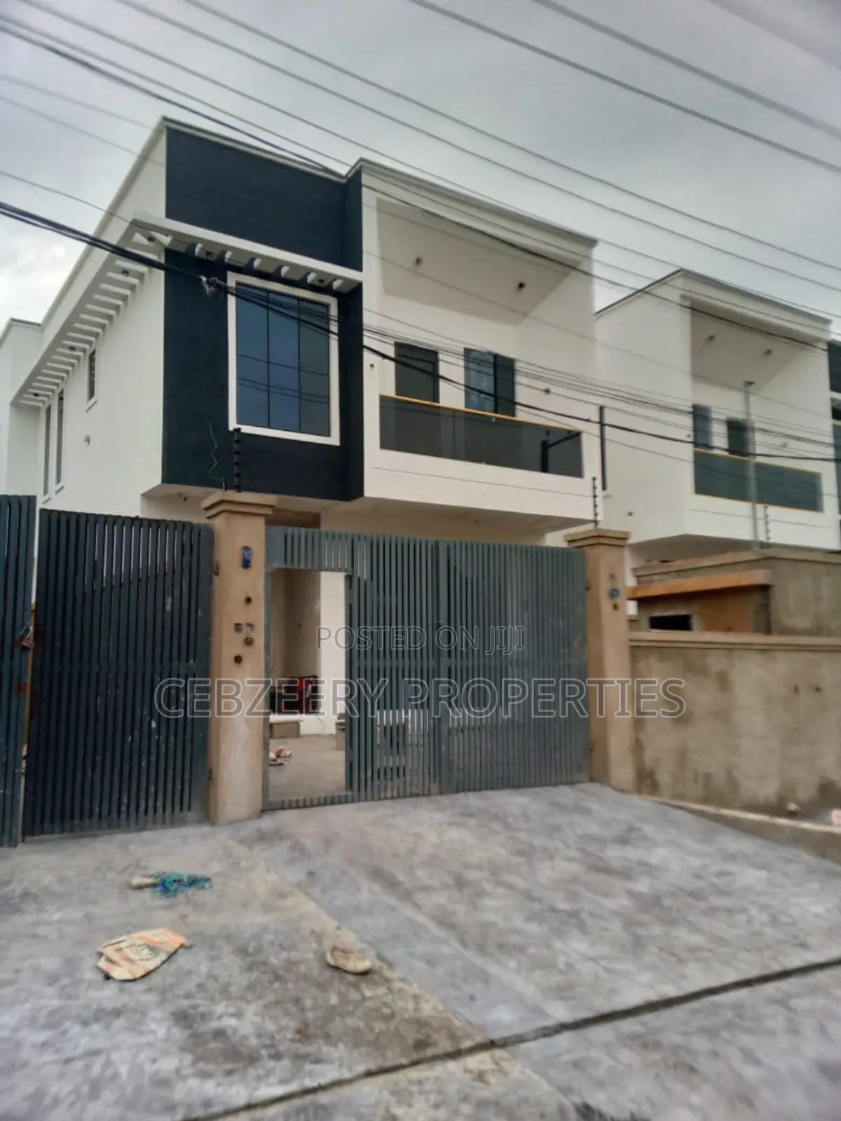 5bdrm Duplex in Omole Phase 2 for sale in Omole Phase 2