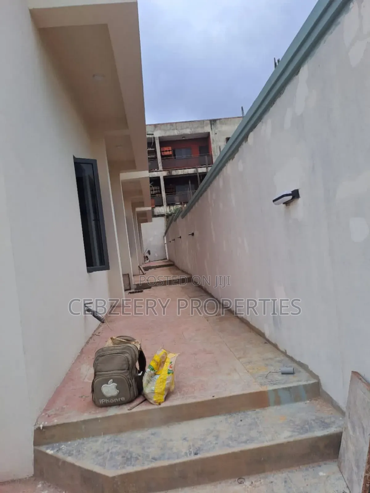 3bdrm Duplex in Omole Phase 2 for sale in Omole Phase 2