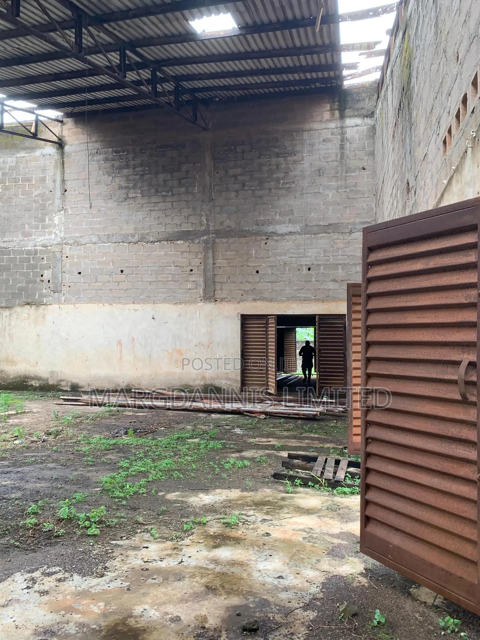 400 SQMS Warehouse for Lease by Lucky Fibre Ikorodu in Adamo