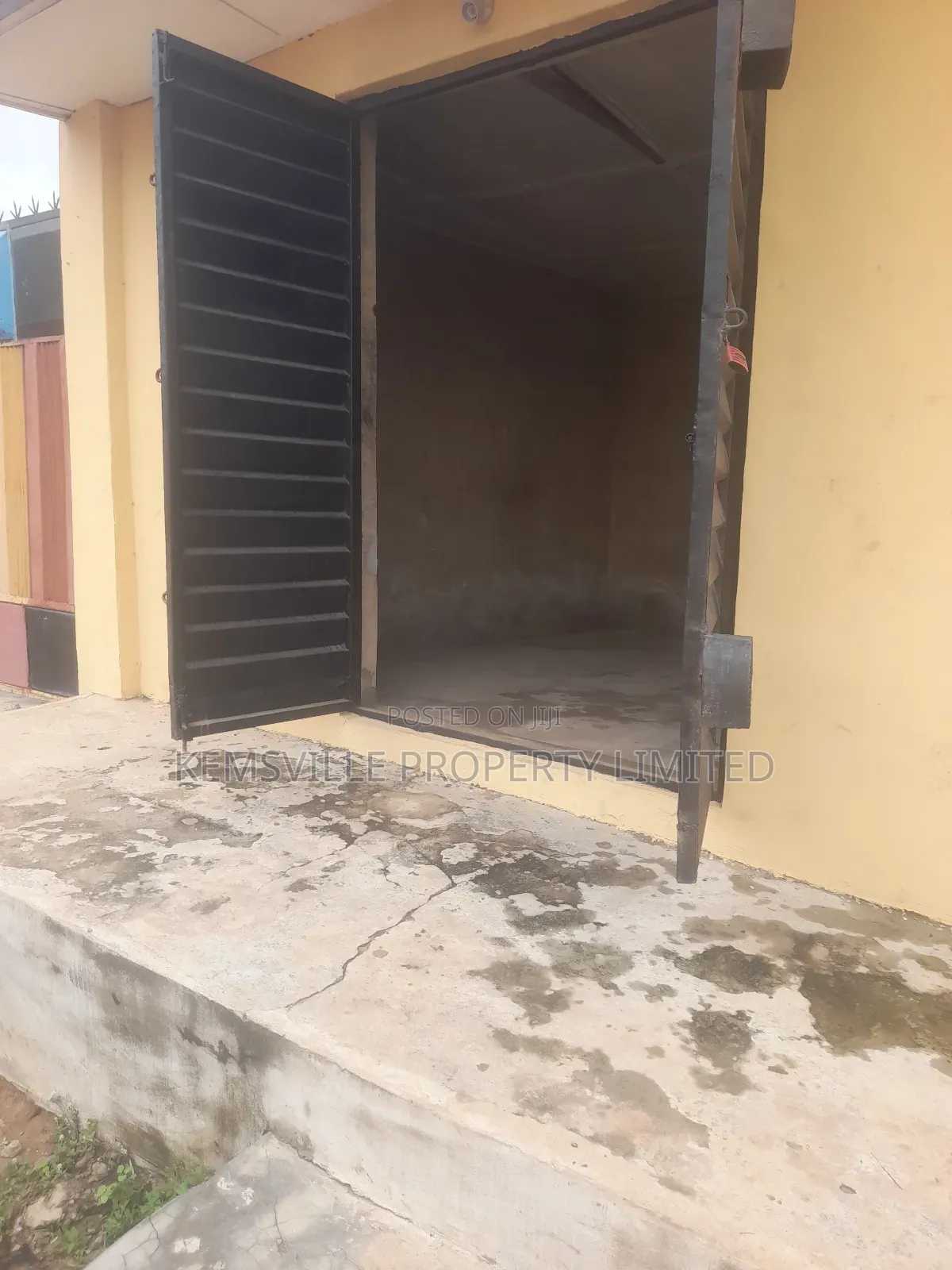 Big Shop for Rent at Mao Junction Kollington in Alagbado