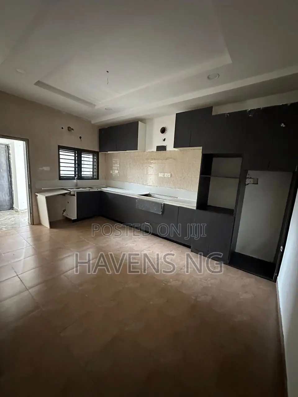 3bdrm Block of Flats in Apo Resettlement for sale in Apo Resettlement